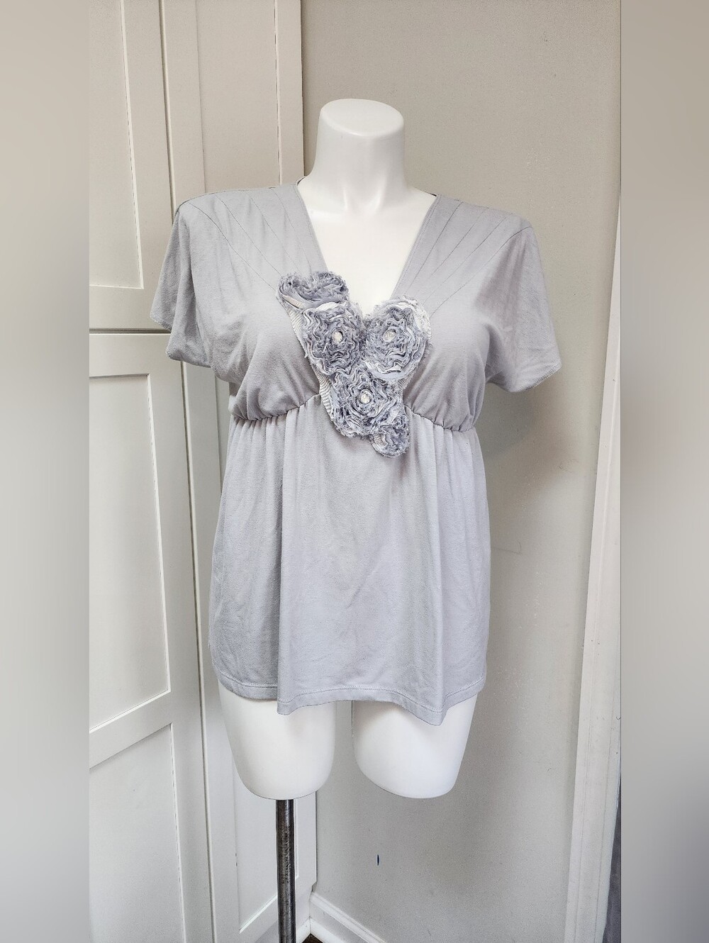Charlotte Russe Gray Rosette Accent Empire Waist Top - Size Large
